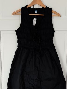 Old Navy Black Sleeveless Smocked Waist Dress